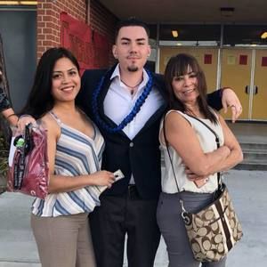 Meet your Posher, Claudia